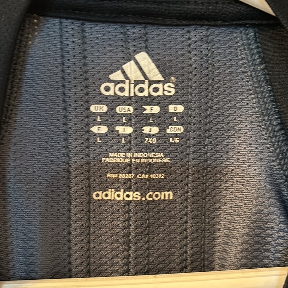 Adidas Basic Short Sleeve Size Large - image 3